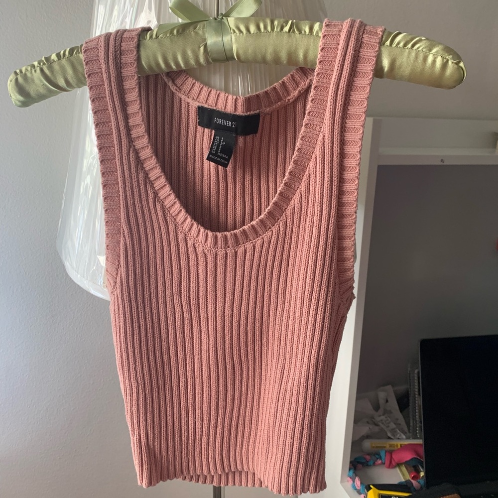 Pink ribbed crop tank